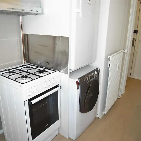 Cozy In Center Apartment *