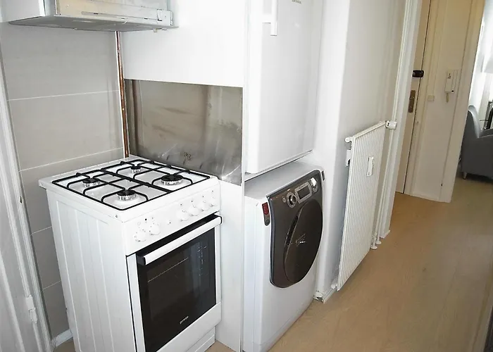 Cozy In Center Apartment *